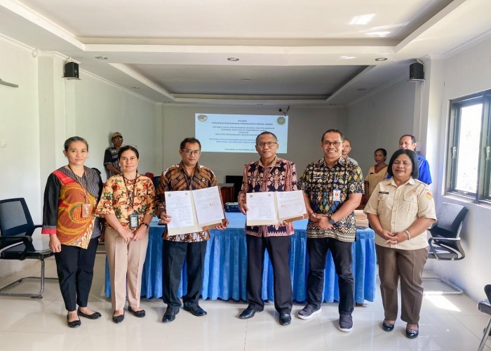 DPMPTSP SIKKA GANDENG PENGADILAN NEGERI MAUMERE DAN BAPENDA SAMSAT TINGKATKAN LAYANAN PUBLIK DI MPP
